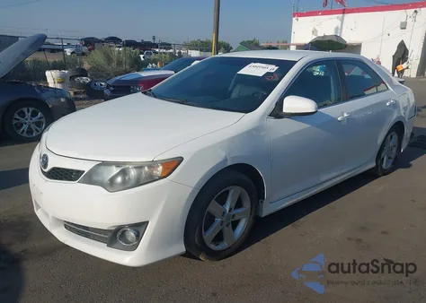 2014 Toyota Camry Se z USA, uszkodzony, nr VIN 4T1BF1FK9EU416274